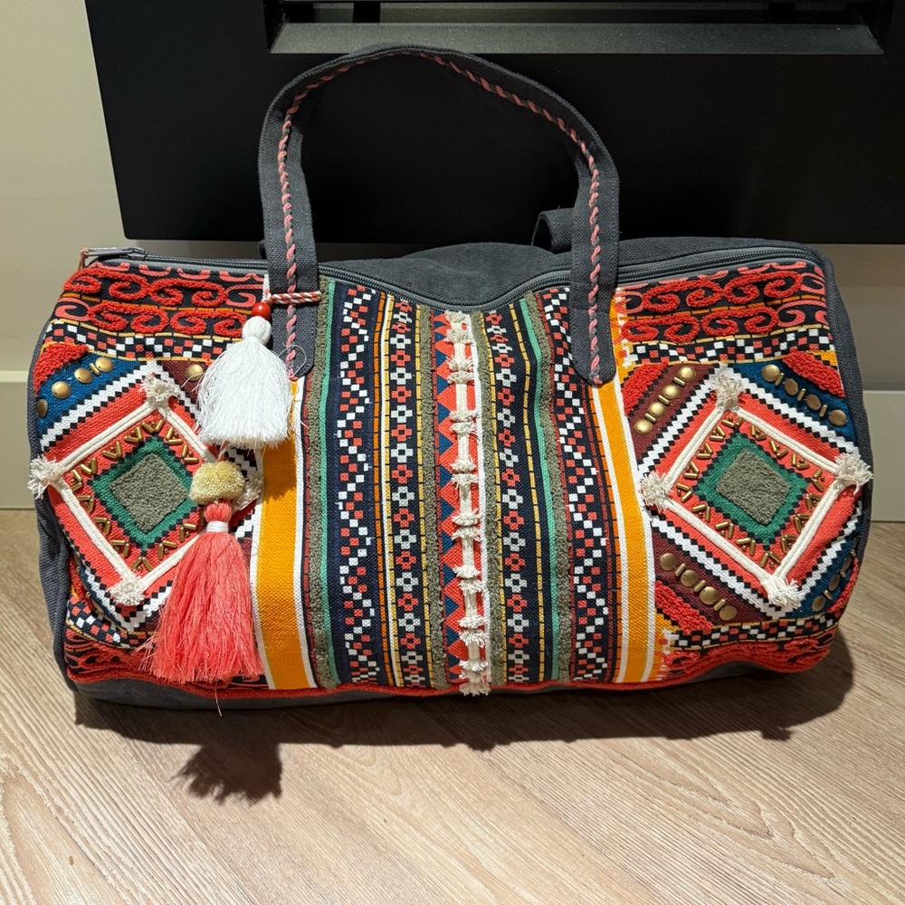 🤍Gorgeous Bohemian Duffle Bag!✨